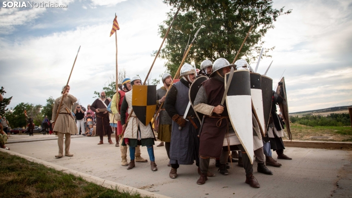 Fotos: Almázan retrocede a la Edad Media y revive la batalla con las tropas aragonesas