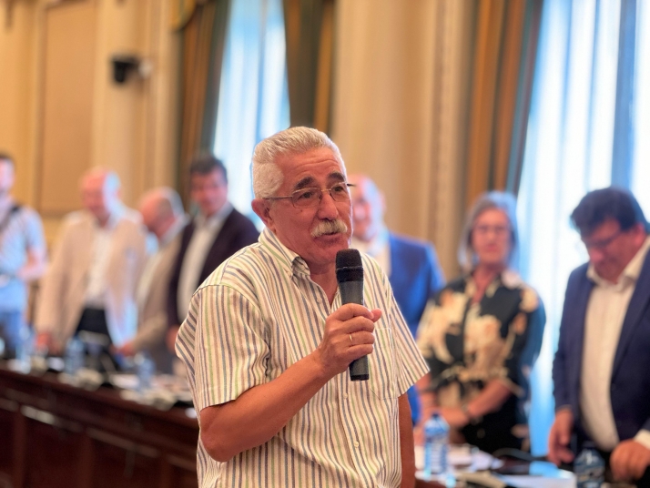 Francisco Reglero y un dibujo que recoge 40 años de historia en Soria