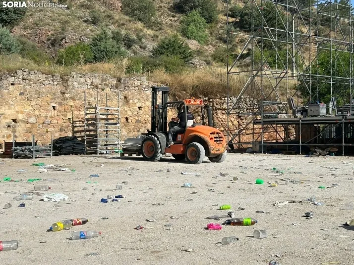 En im&aacute;genes: Las orillas del Duero, pr&aacute;cticamente impolutas, tras la celebraci&oacute;n del Encl