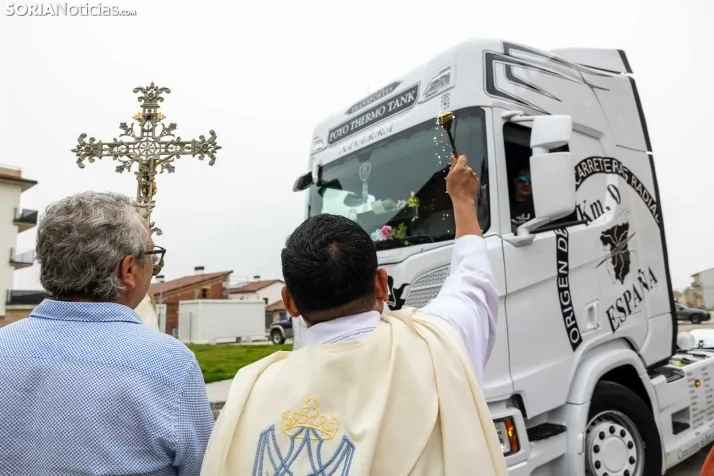 GALER&Iacute;A | &Oacute;lvega celebra San Crist&oacute;bal con su tradicional bendici&oacute;n de camiones
