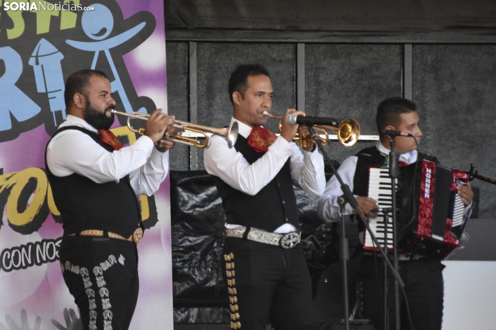 Los mariachi Acapulco cierran las fiestas de Garray.