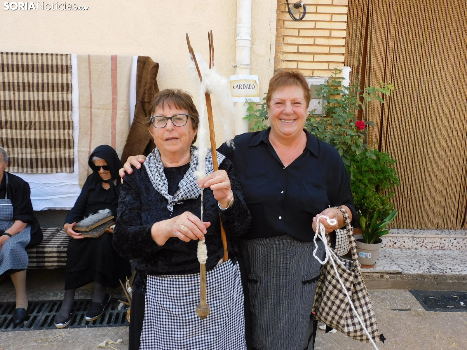 GALERÍA | Zayuelas recupera los oficios perdidos con una jornada por todo el pueblo