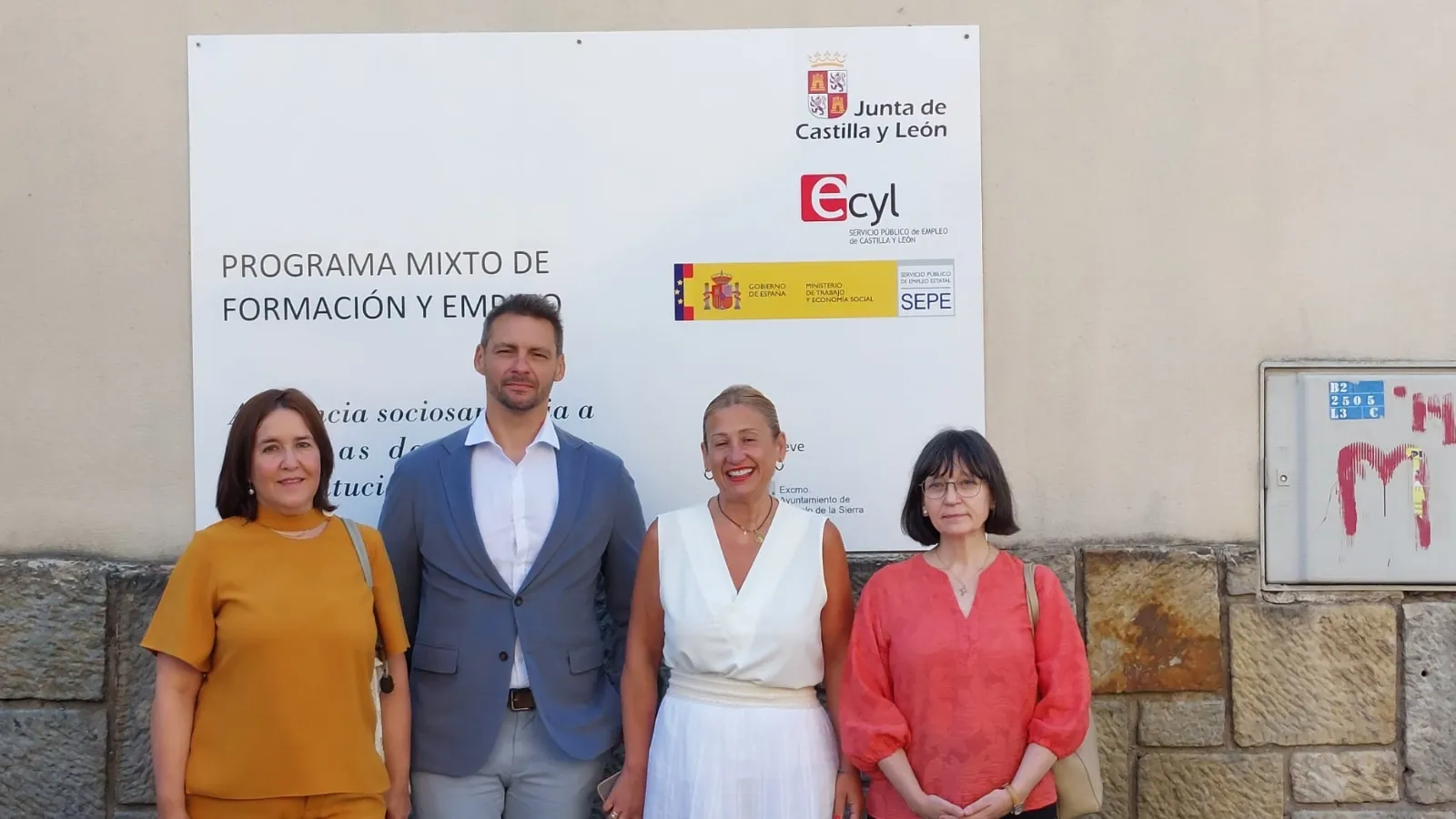 Una imagen de la visita al curso en Duruelo de la Sierra. /Jta.