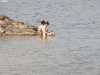 Los sorianos escapan del calor en la playa Pita.