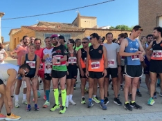 Foto 3 - Un premio muy jugoso: 140 corredores se disputan su altura en torrezno en Chércoles