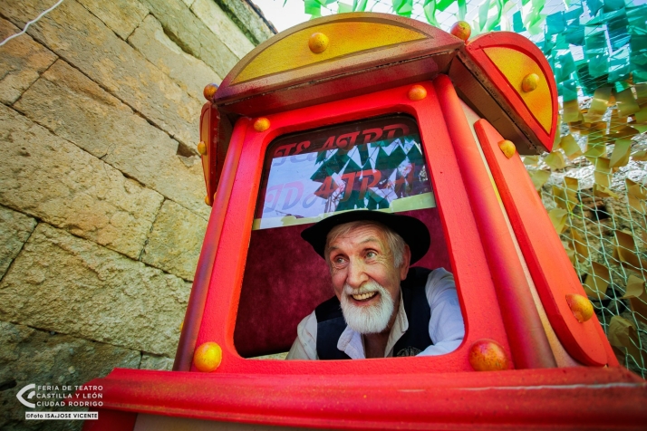 Mañueco destaca la Feria de Teatro de Castilla y León como un ejemplo de cultura accesible y de alto nivel para todos