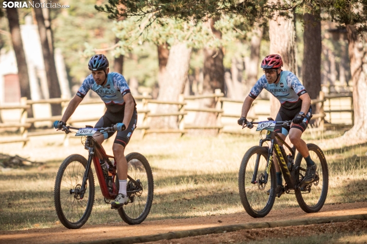 En im&aacute;genes: Los ciclistas m&aacute;s valientes desaf&iacute;an al calor en Duruelo de la Sierra