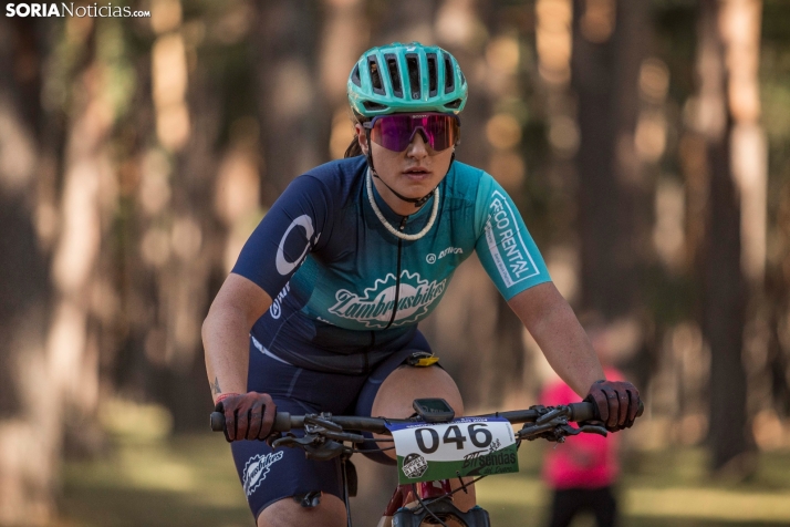 En im&aacute;genes: Los ciclistas m&aacute;s valientes desaf&iacute;an al calor en Duruelo de la Sierra