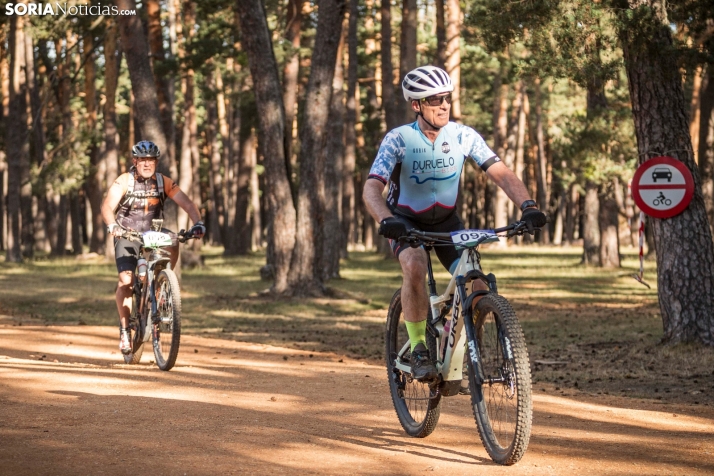 En im&aacute;genes: Los ciclistas m&aacute;s valientes desaf&iacute;an al calor en Duruelo de la Sierra