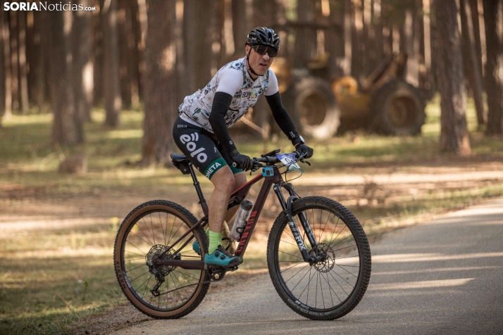 En im&aacute;genes: Los ciclistas m&aacute;s valientes desaf&iacute;an al calor en Duruelo de la Sierra