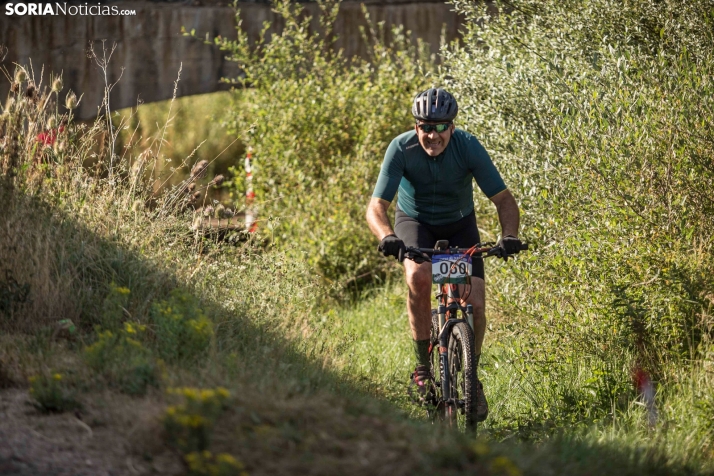 En im&aacute;genes: Los ciclistas m&aacute;s valientes desaf&iacute;an al calor en Duruelo de la Sierra