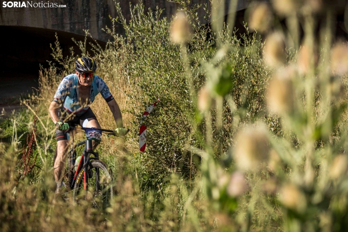 En im&aacute;genes: Los ciclistas m&aacute;s valientes desaf&iacute;an al calor en Duruelo de la Sierra