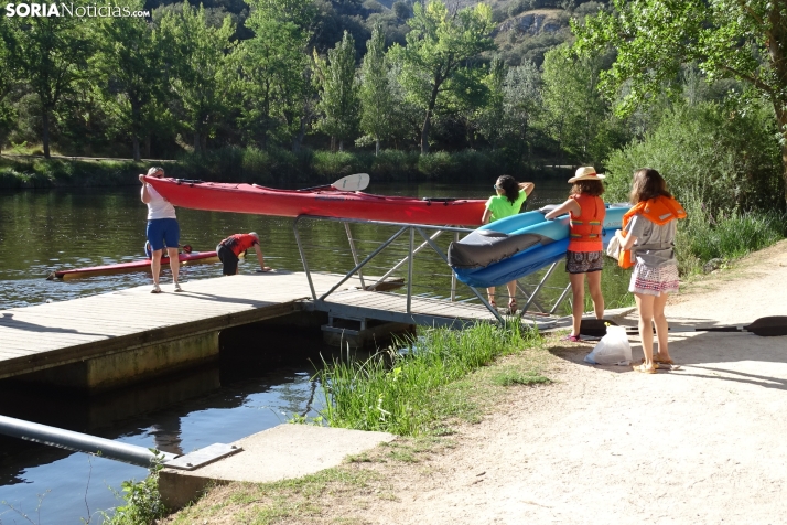 Fotos: Cientos de pirag&uuml;istas surcan las aguas del Duero en una nueva edici&oacute;n de su Traves&iacute;