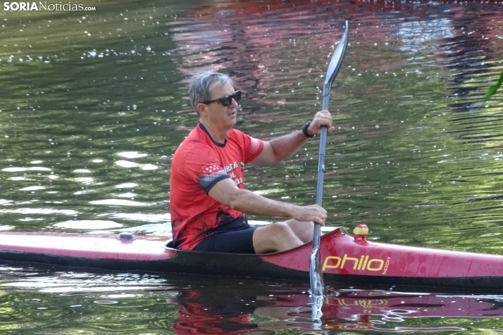 Fotos: Cientos de pirag&uuml;istas surcan las aguas del Duero en una nueva edici&oacute;n de su Traves&iacute;