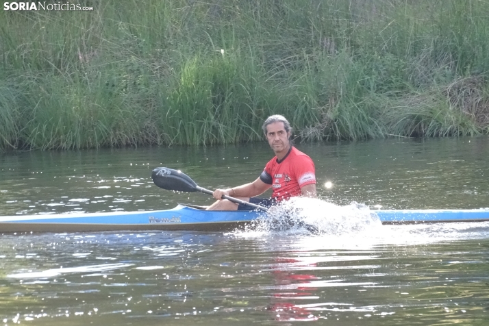 Fotos: Cientos de pirag&uuml;istas surcan las aguas del Duero en una nueva edici&oacute;n de su Traves&iacute;