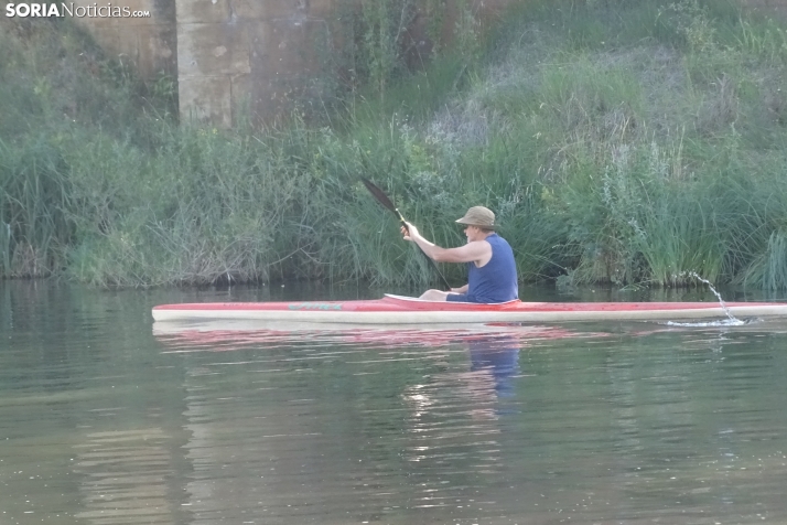 Fotos: Cientos de pirag&uuml;istas surcan las aguas del Duero en una nueva edici&oacute;n de su Traves&iacute;