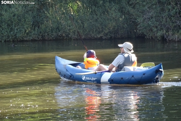 Fotos: Cientos de pirag&uuml;istas surcan las aguas del Duero en una nueva edici&oacute;n de su Traves&iacute;