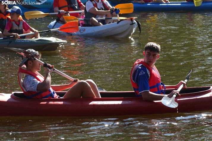 Fotos: Cientos de pirag&uuml;istas surcan las aguas del Duero en una nueva edici&oacute;n de su Traves&iacute;