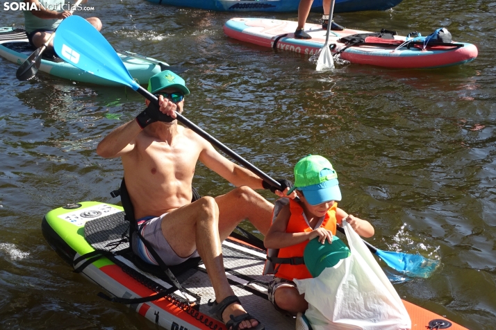 Fotos: Cientos de pirag&uuml;istas surcan las aguas del Duero en una nueva edici&oacute;n de su Traves&iacute;