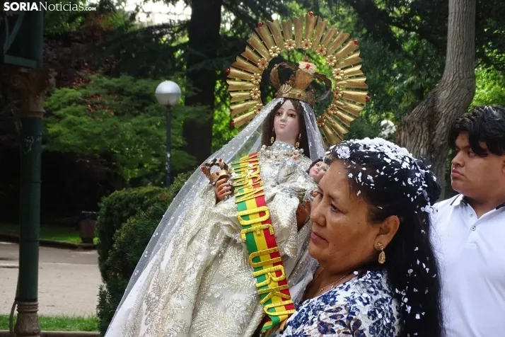 Una imagen de la fiesta boliviana esta mañana en la Dehesa. (PC