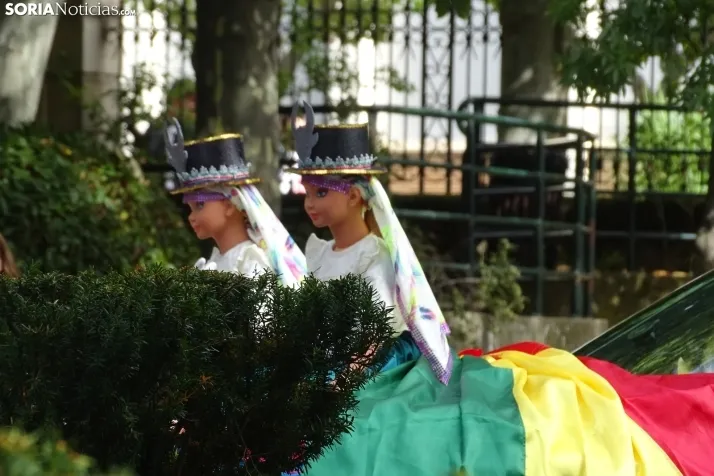 Una imagen de la fiesta boliviana esta mañana en la Dehesa. (PC