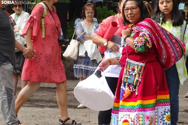 Una imagen de la fiesta boliviana esta mañana en la Dehesa. (PC