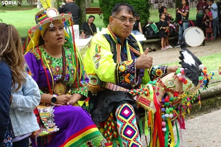 Una imagen de la fiesta boliviana esta mañana en la Dehesa. (PC