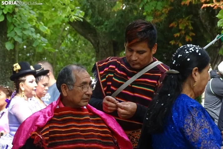 Una imagen de la fiesta boliviana esta mañana en la Dehesa. (PC