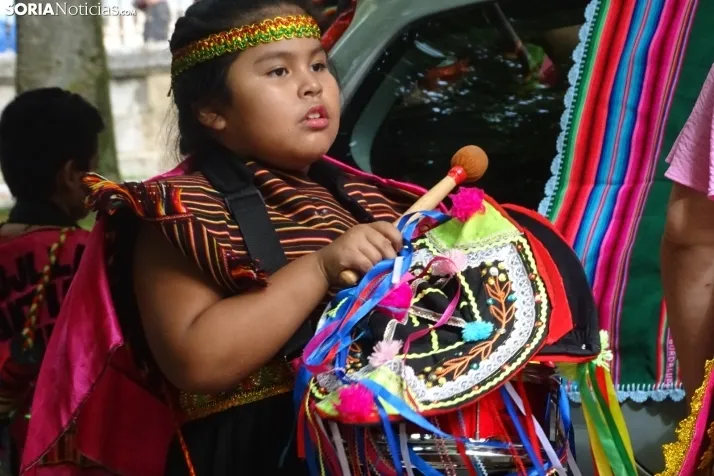 Una imagen de la fiesta boliviana esta mañana en la Dehesa. (PC