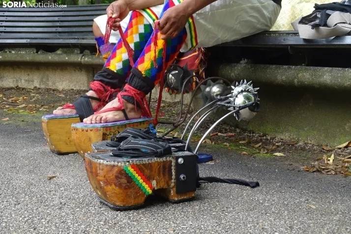 Una imagen de la fiesta boliviana esta mañana en la Dehesa. (PC