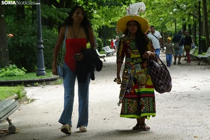 Una imagen de la fiesta boliviana esta mañana en la Dehesa. (PC
