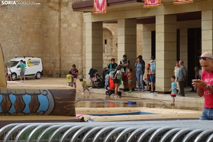 Una imagen de la mañana festiva hoy sábado en Almazán. /PC