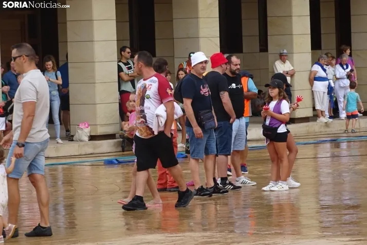 Una imagen de la mañana festiva hoy sábado en Almazán. /PC