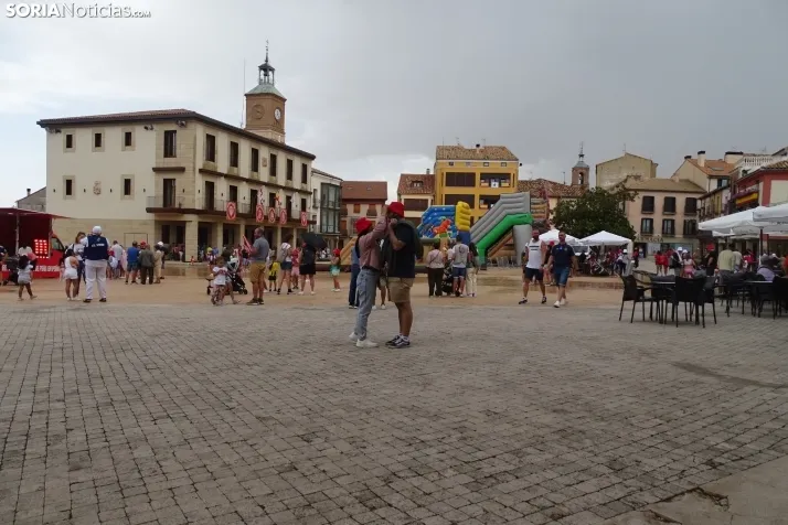 Una imagen de la mañana festiva hoy sábado en Almazán. /PC