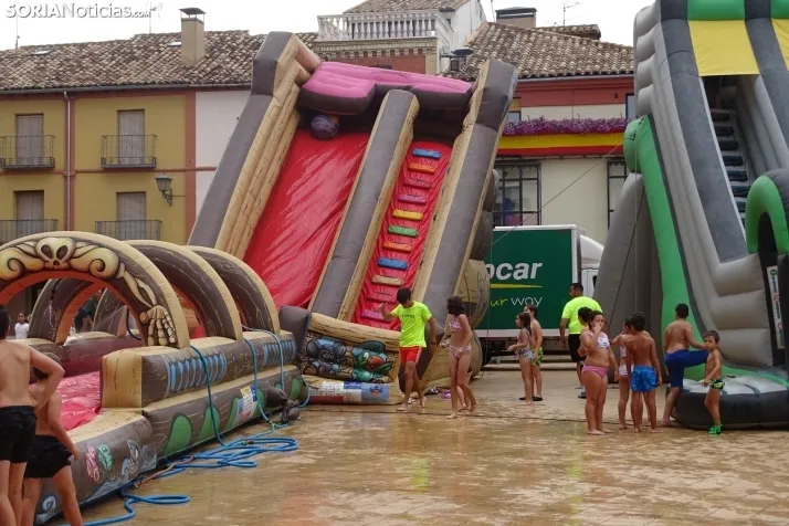 Una imagen de la mañana festiva hoy sábado en Almazán. /PC