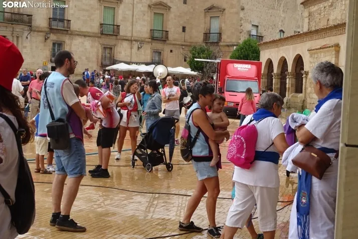 Una imagen de la mañana festiva hoy sábado en Almazán. /PC