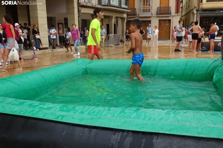 Una imagen de la mañana festiva hoy sábado en Almazán. /PC