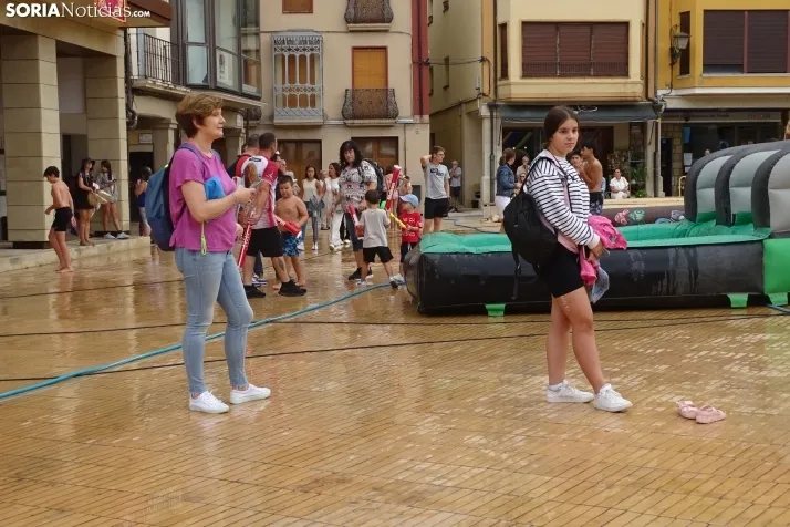 Una imagen de la mañana festiva hoy sábado en Almazán. /PC