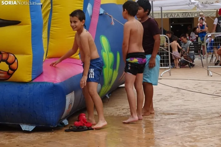 Una imagen de la mañana festiva hoy sábado en Almazán. /PC