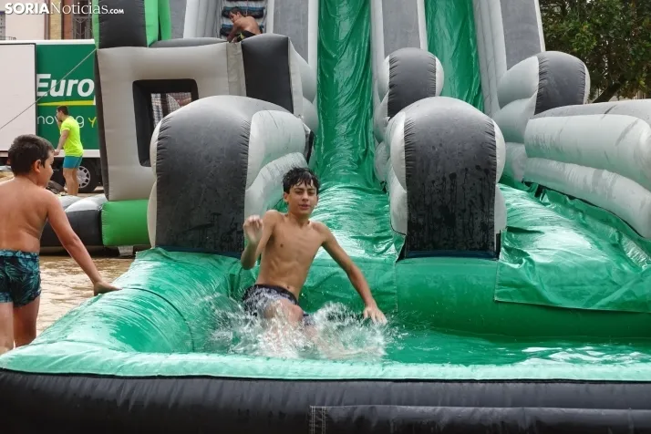 Una imagen de la mañana festiva hoy sábado en Almazán. /PC