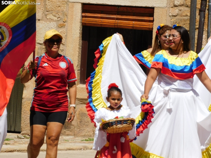 GALER&Iacute;A | Los ritmos latinos llenan de alegr&iacute;a El Royo durante la celebraci&oacute;n de las VII 