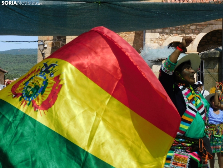 GALER&Iacute;A | Los ritmos latinos llenan de alegr&iacute;a El Royo durante la celebraci&oacute;n de las VII 