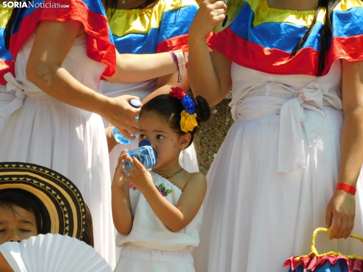 GALER&Iacute;A | Los ritmos latinos llenan de alegr&iacute;a El Royo durante la celebraci&oacute;n de las VII 