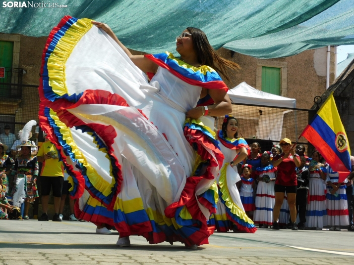 GALER&Iacute;A | Los ritmos latinos llenan de alegr&iacute;a El Royo durante la celebraci&oacute;n de las VII 