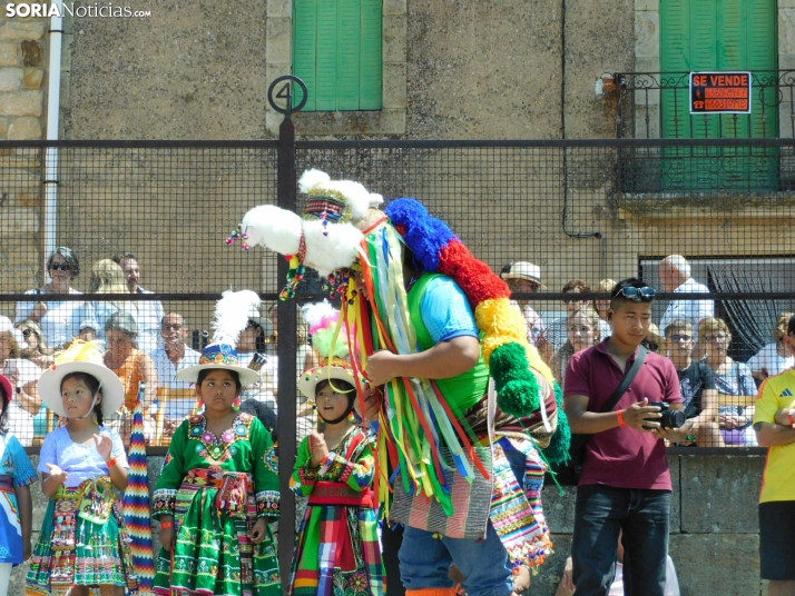 GALER&Iacute;A | Los ritmos latinos llenan de alegr&iacute;a El Royo durante la celebraci&oacute;n de las VII 