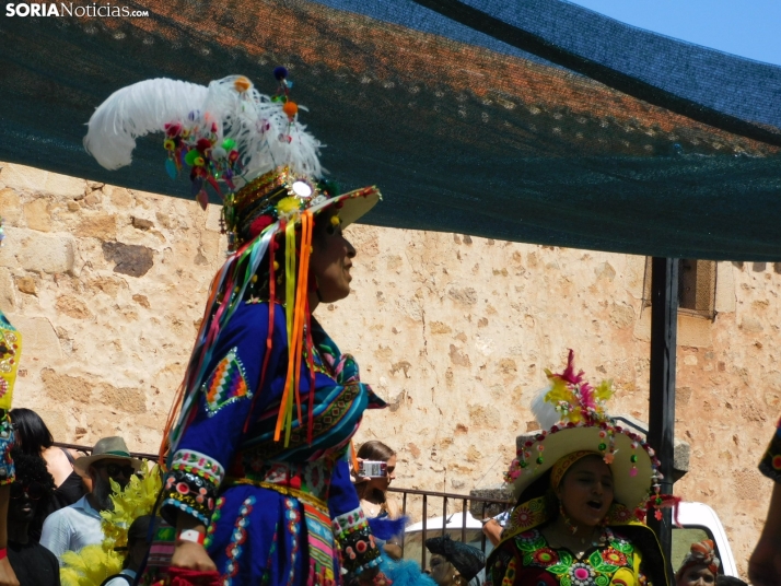 GALER&Iacute;A | Los ritmos latinos llenan de alegr&iacute;a El Royo durante la celebraci&oacute;n de las VII 