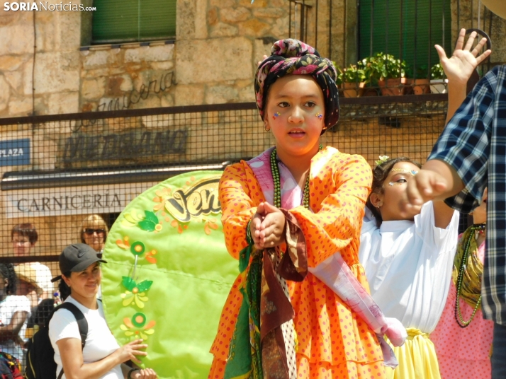 GALER&Iacute;A | Los ritmos latinos llenan de alegr&iacute;a El Royo durante la celebraci&oacute;n de las VII 