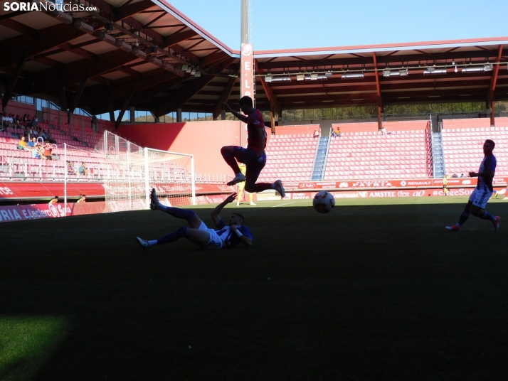 El Numancia gana 2-1 a la Ponferradina en su partido de presentaci&oacute;n