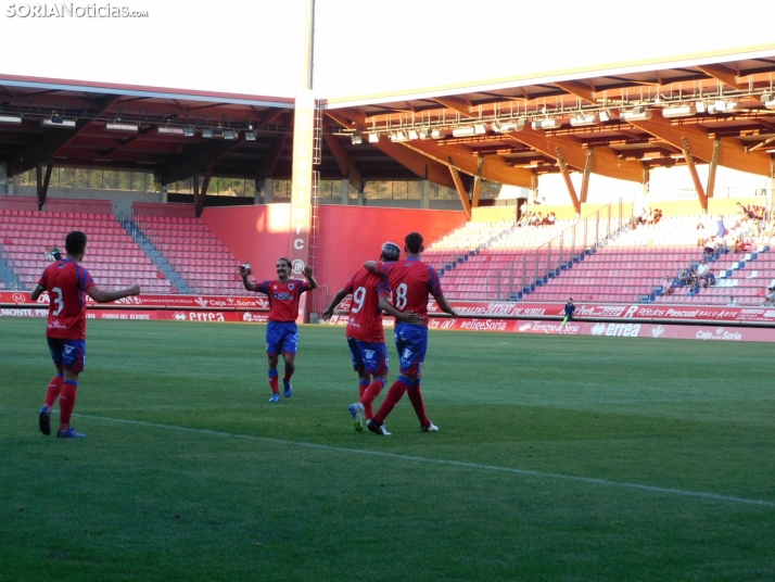 El Numancia gana 2-1 a la Ponferradina en su partido de presentaci&oacute;n