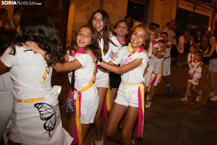 Desfile de peñas El Burgo 2024